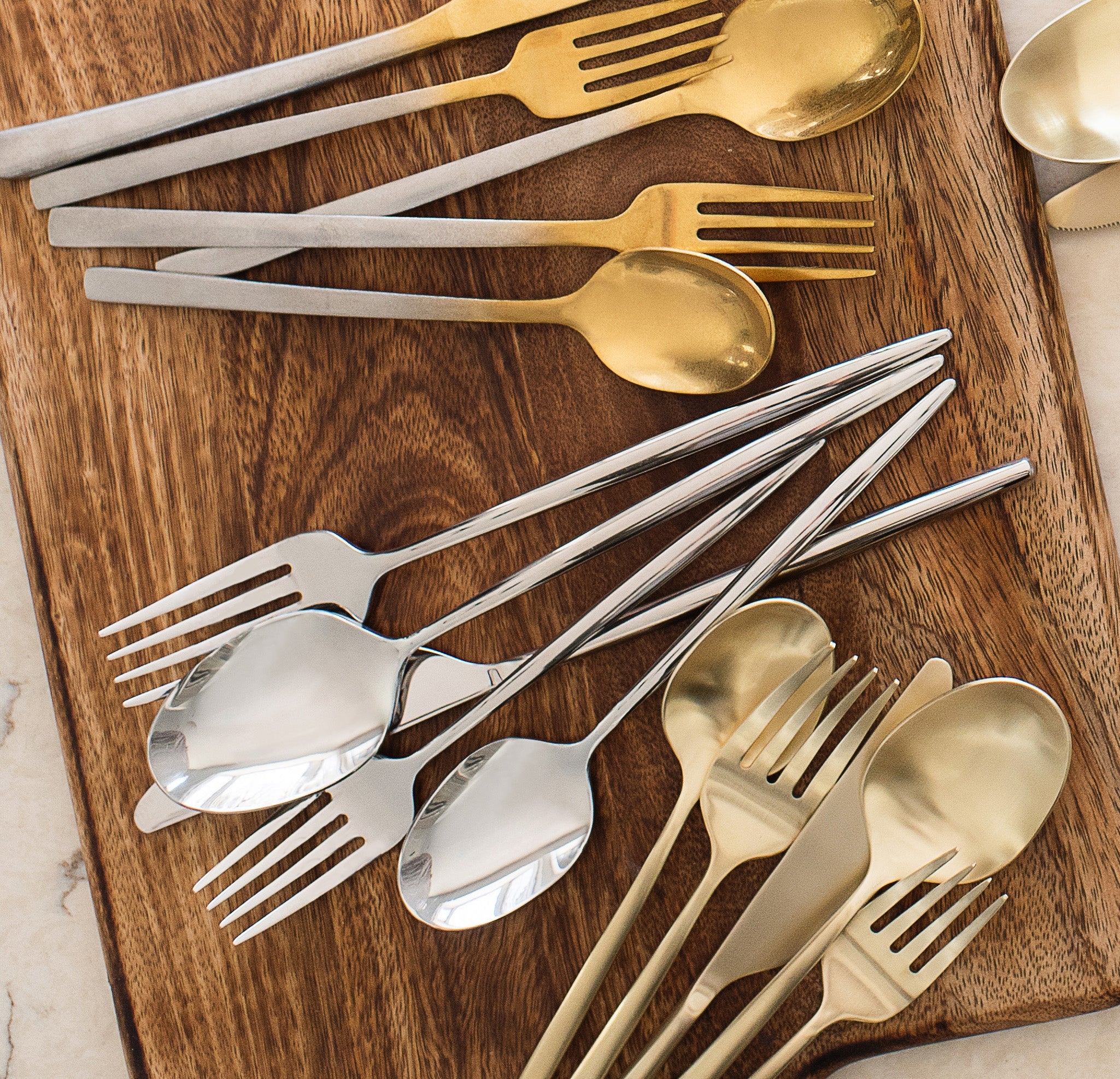 Gaze Mirror 20-Piece Flatware Set