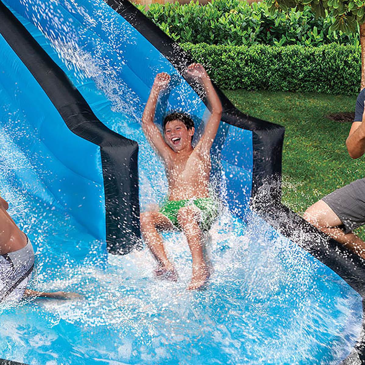 Banzai Inflatable Battle Blast Water Park