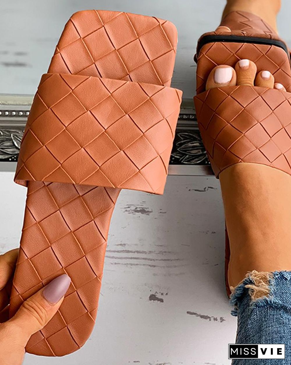 Quilted Square Toe Casual Slippers