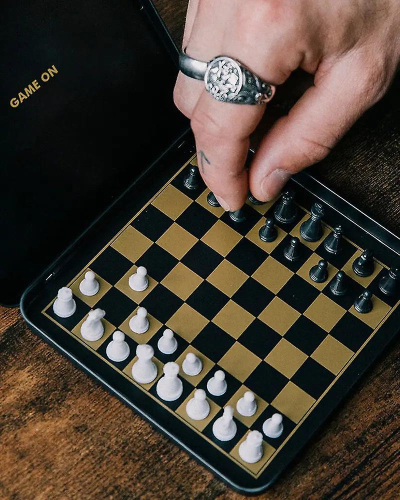 Magnetic travel chess - black / gold