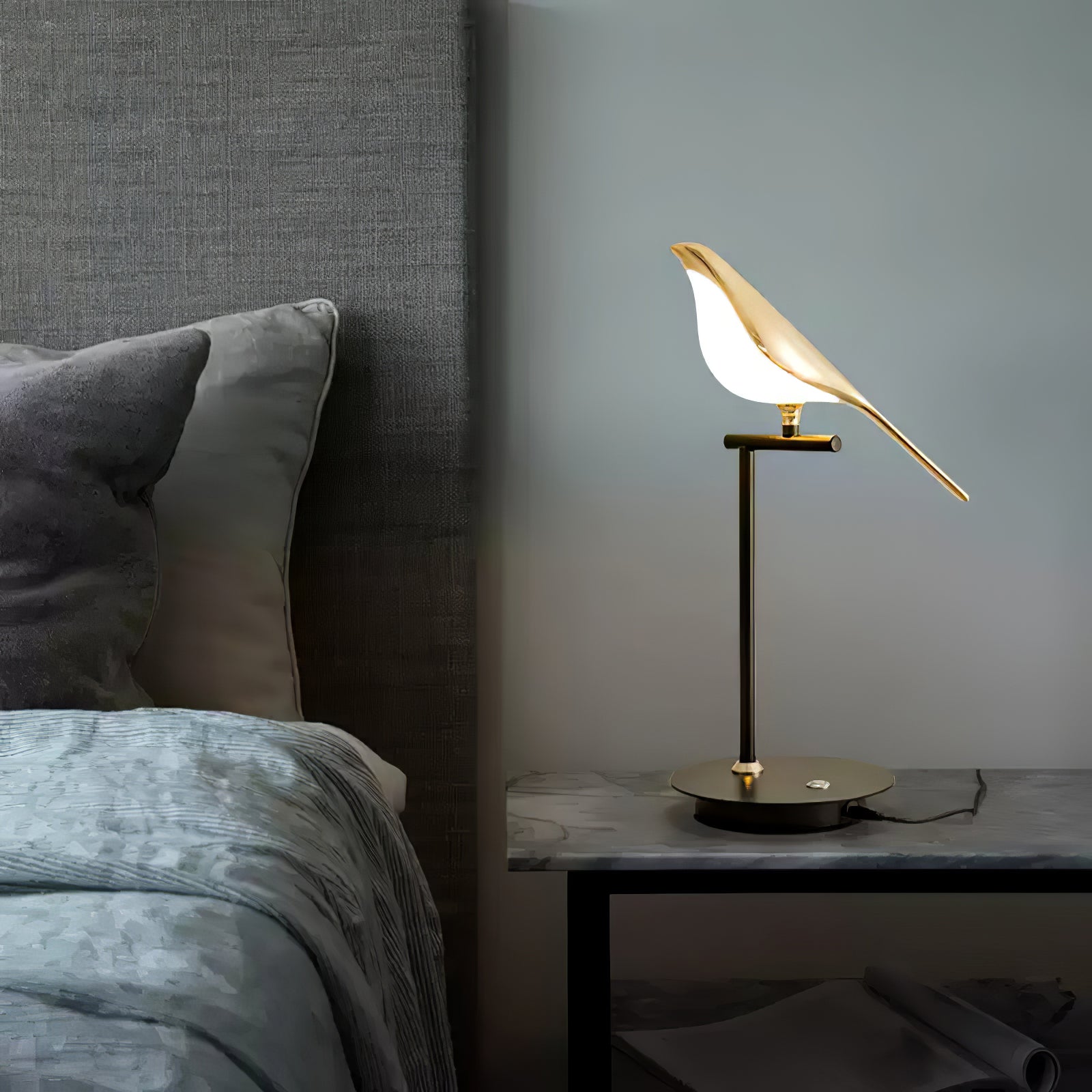 Magpie Perch Table Lamp