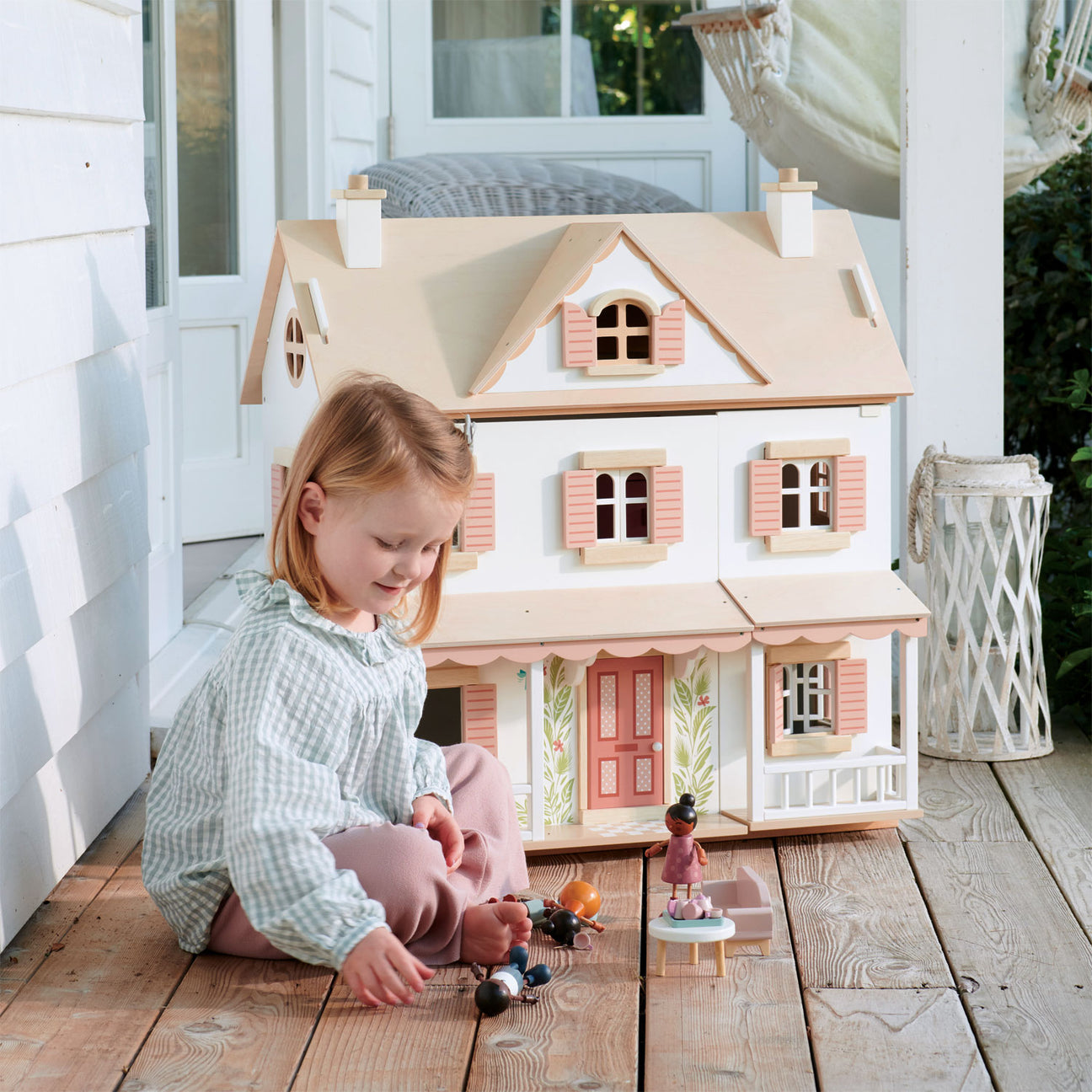 Humming Bird Wooden Doll House by Tender Leaf Toys