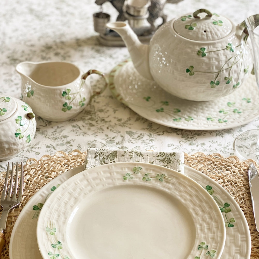 Belleek Classic 1880 Shamrock Gold 16 Piece Dinner Set