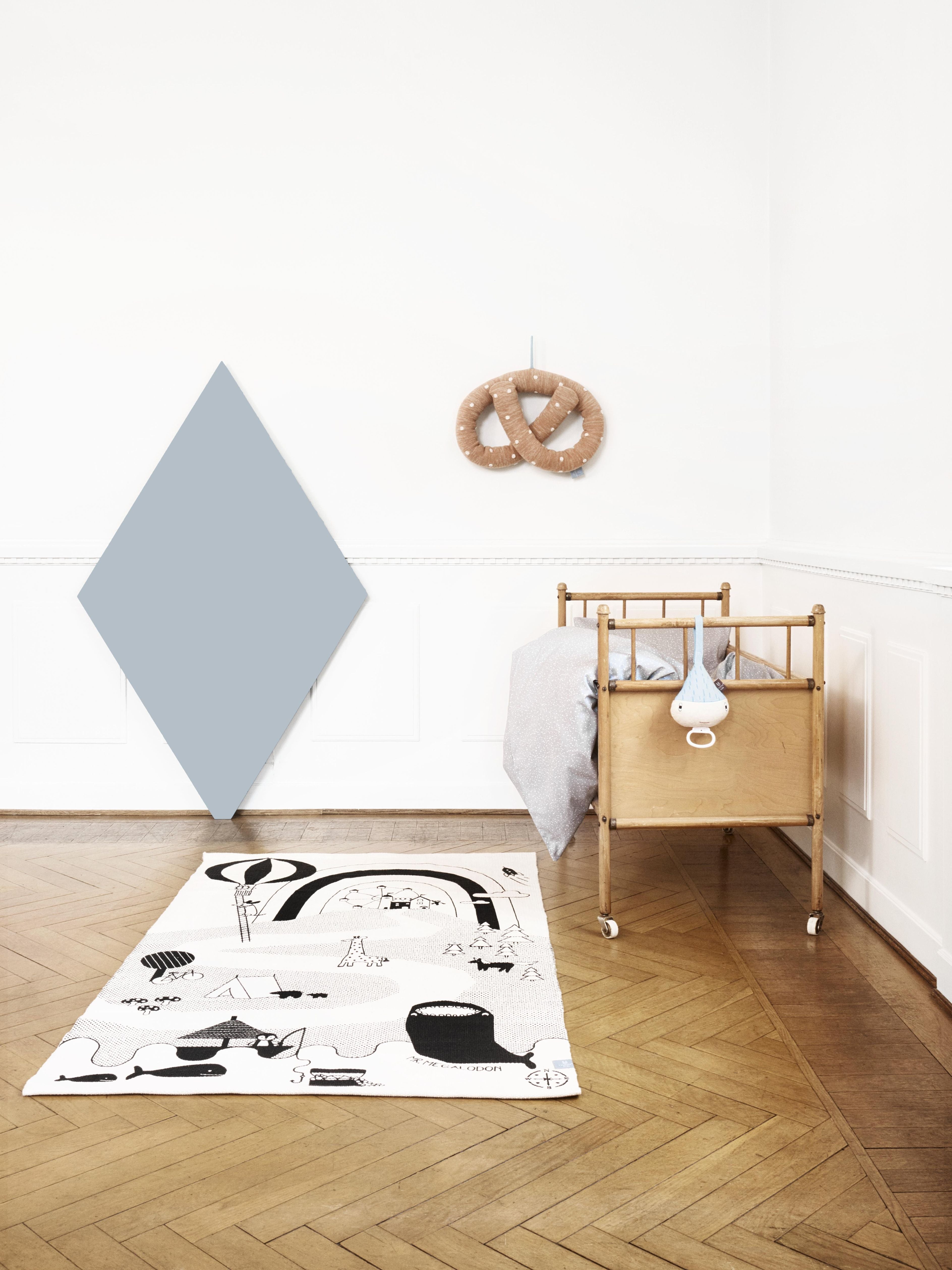 Mr. Megalodon Adventure Rug in Offwhite / Black