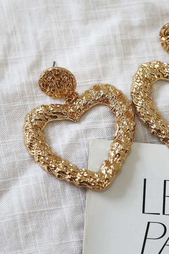 Hearts Out Earrings Gold