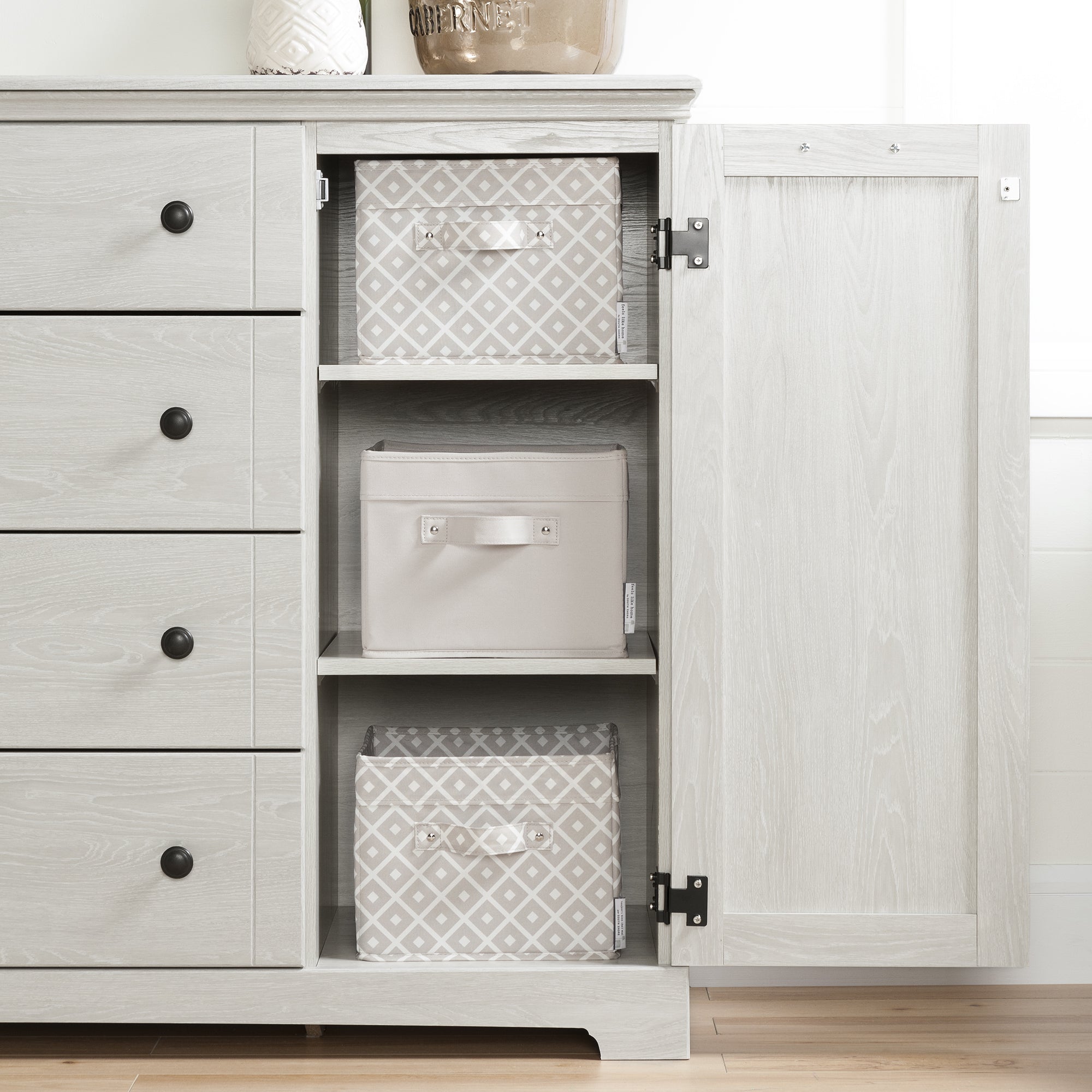 South Shore Avilla 4-Drawer Dresser with Doors, Winter Oak