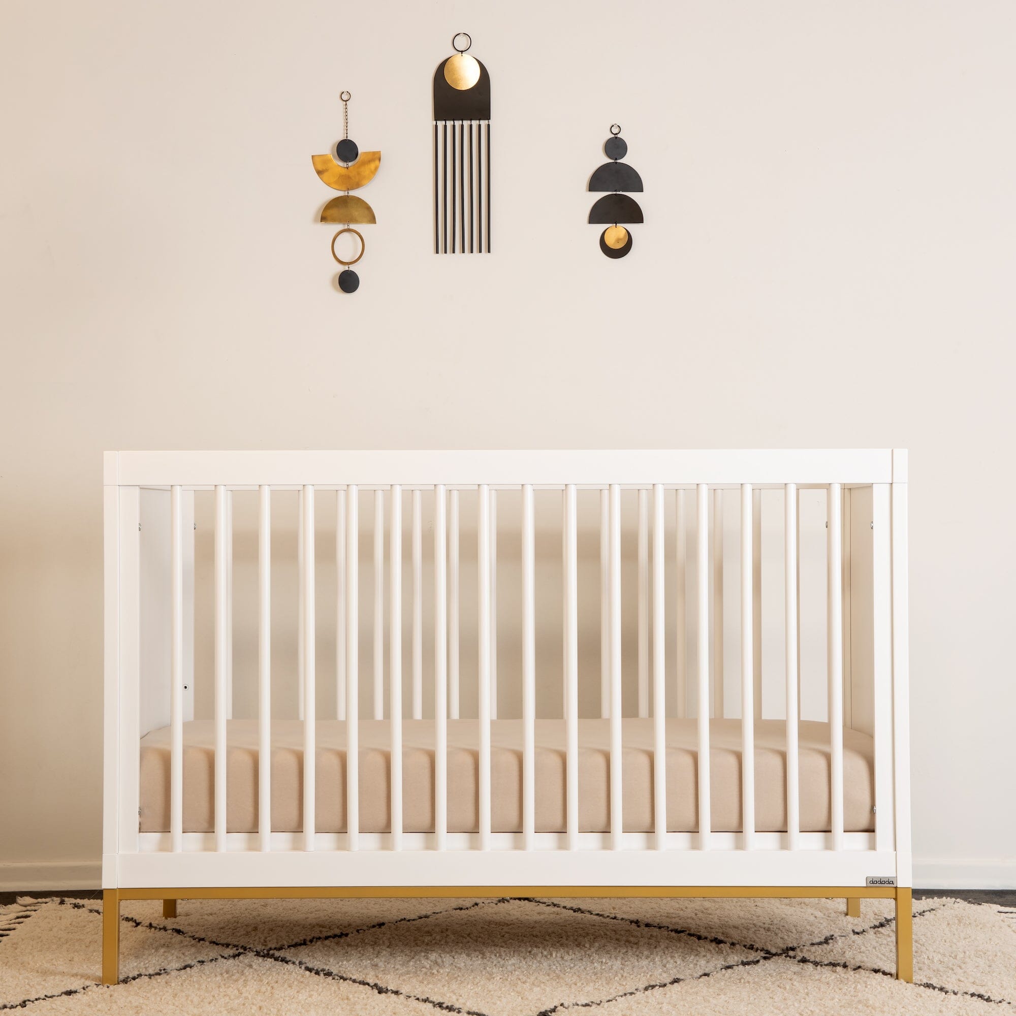 Dadada Chicago 3-in-1 Convertible Crib