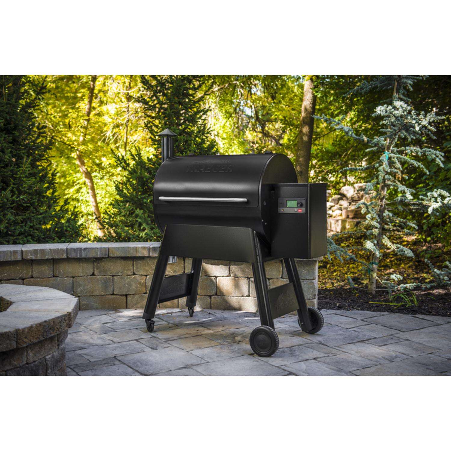 Black Traeger Pro 780 WiFi Wood Pellet Grill