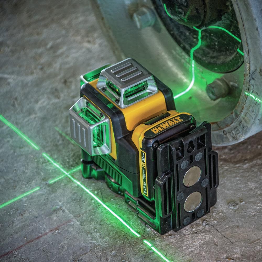 DW 12 V 3 x 360 Green Line Laser DW089LG from DW