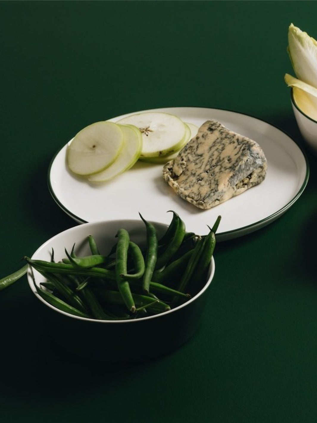 Versatile Large Bowl for Serving Salads, Pastas, Soups, and Family-Style Dishes