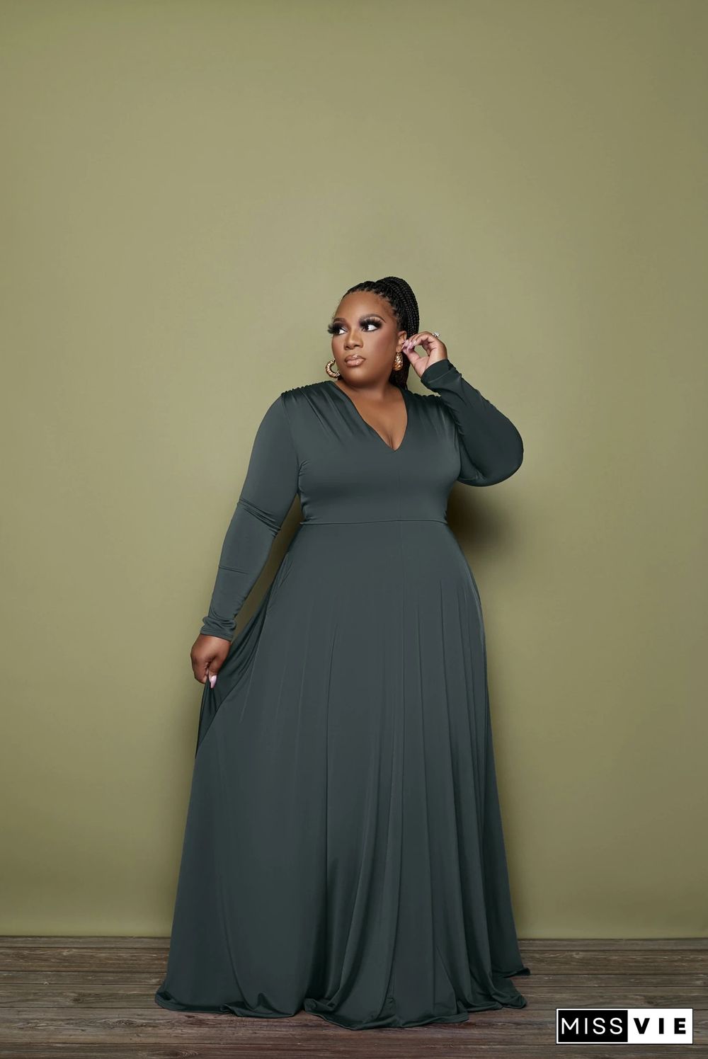 V Neck Long Sleeve Big Hem Plus Size Dress