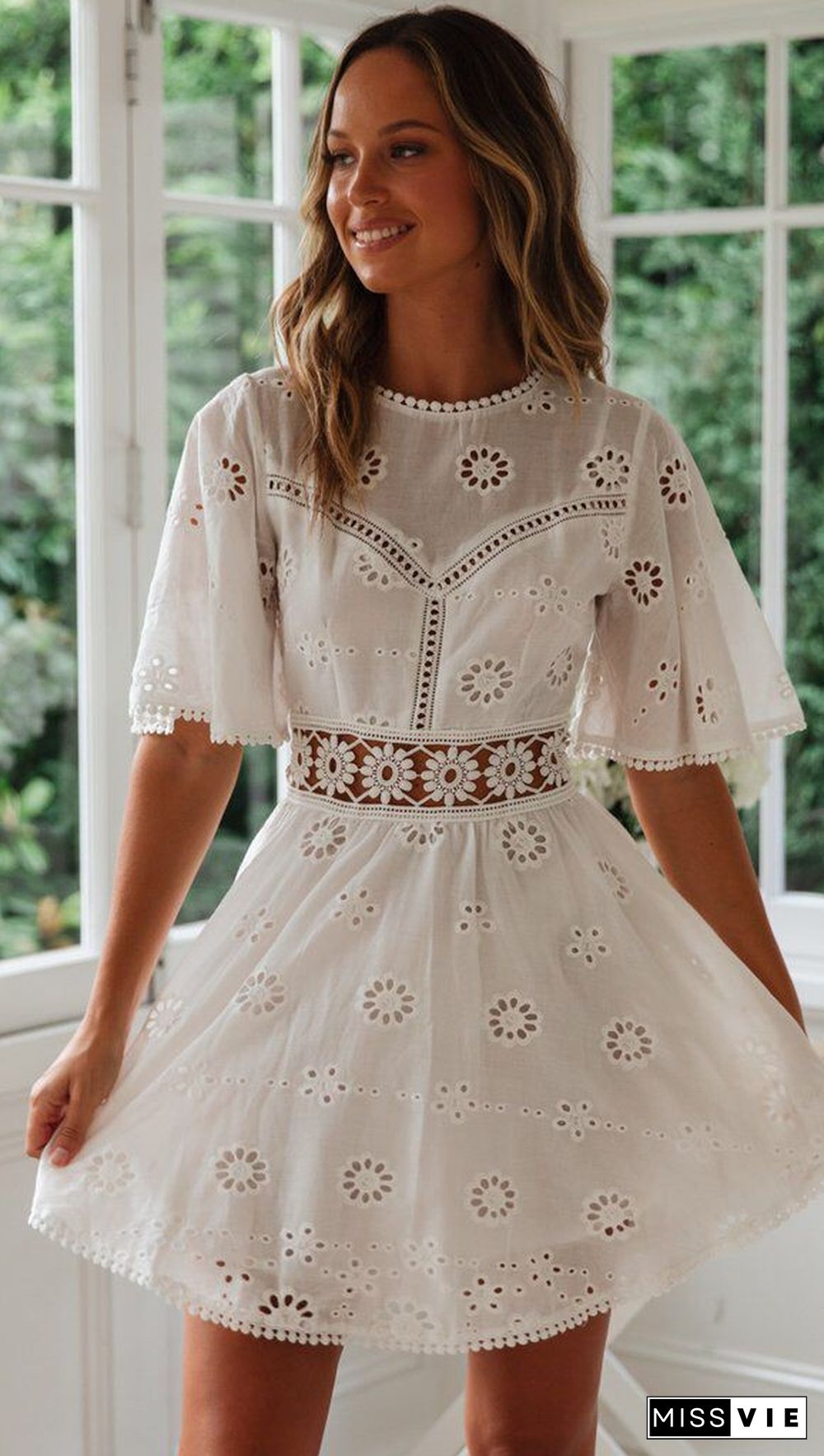 White Cotton Lace Joint Backless Dress