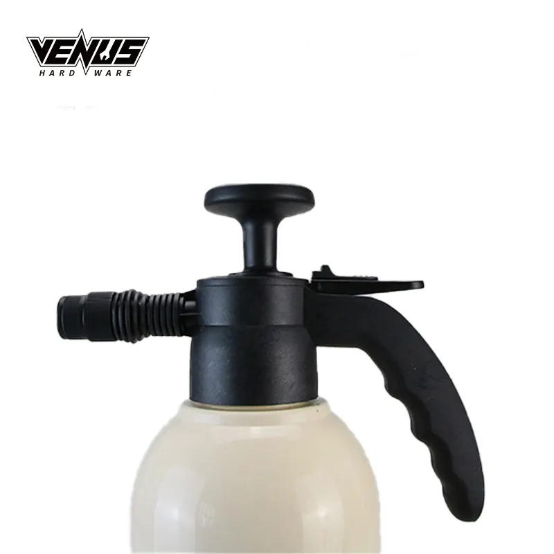 Portable Agricultural Garden PE Plastic Paint Hand Pump Pressure Sprayer Bottle 2L