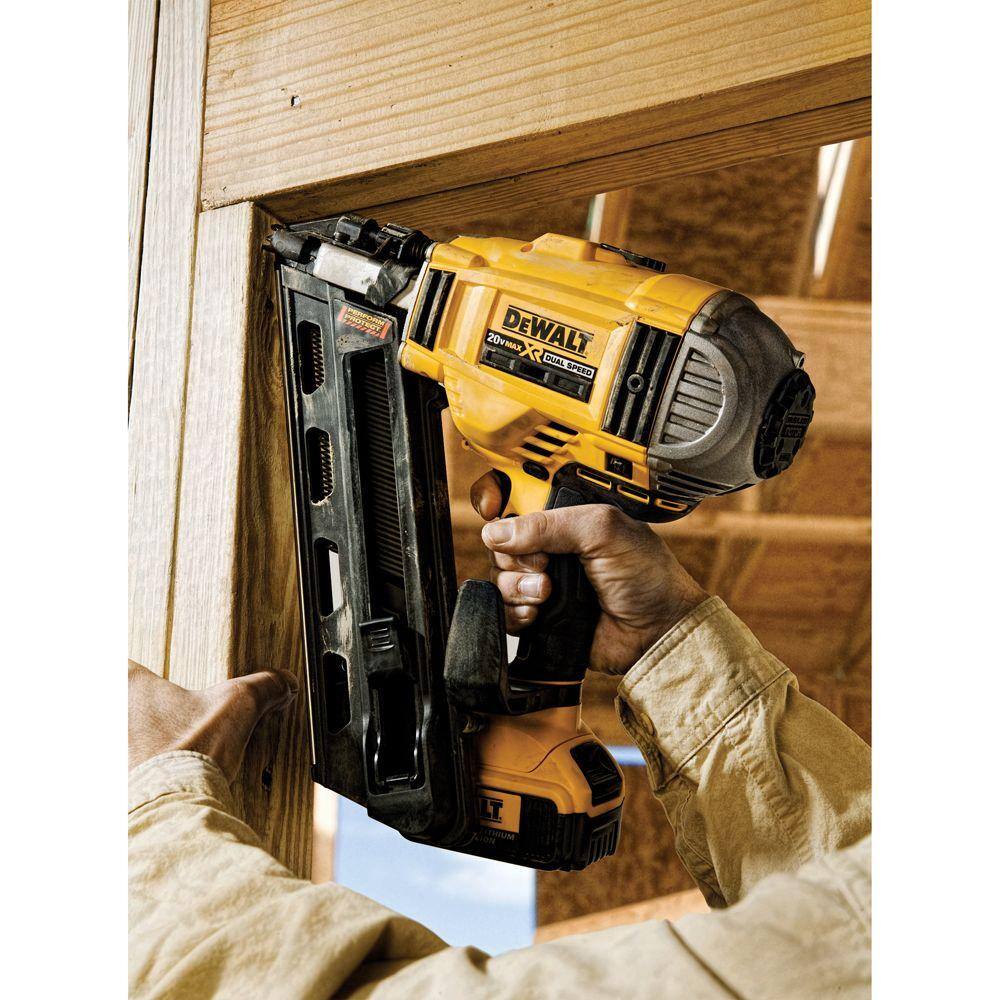 DW 20V MAX XR Lithium-Ion 30 Degree Cordless Brushless 2-Speed Framing Nailer (1) 5.0Ah Battery Charger and Bag DCN692BW205CK