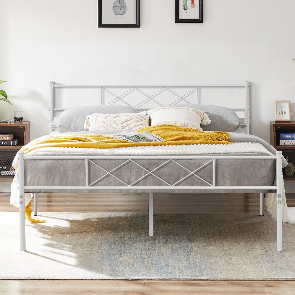 VECELO Contemporary Metal Platform Bed Frame  Student apartment Beds