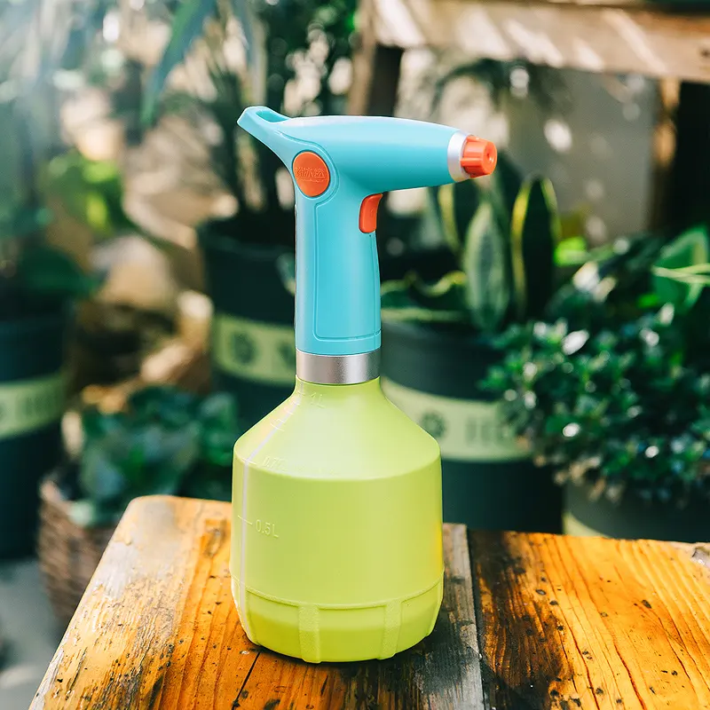 Hot sales lovely item  garden outdoor plant  Manual  watering Spray can plants