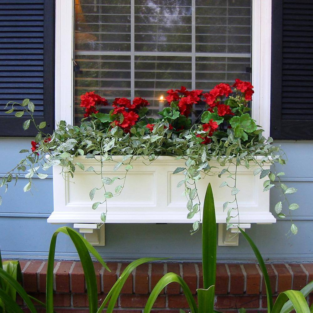 Mayne Fairfield 36 in. x 11 in. Self-Watering White Polyethylene Window Box 5822W