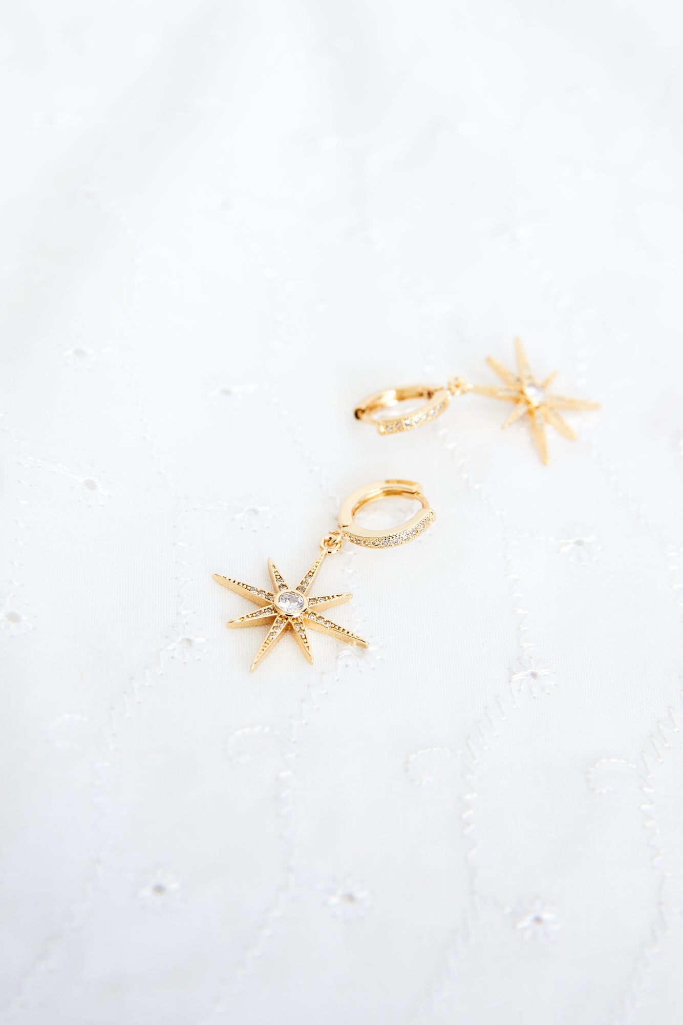 Star Light Earrings Gold