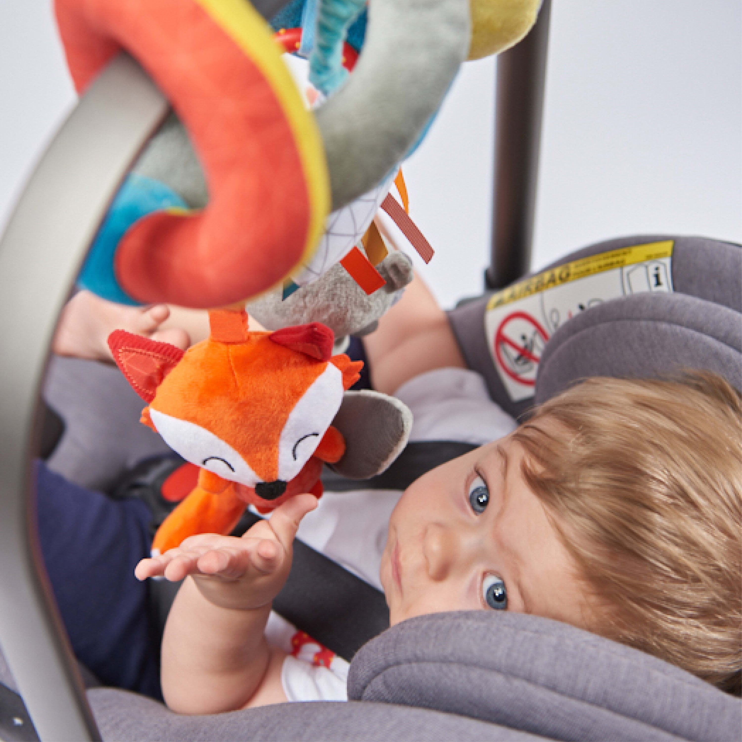 Diono Baby Activity Spiral with Interactive Hanging Toys for Car Seat， Stroller or Crib