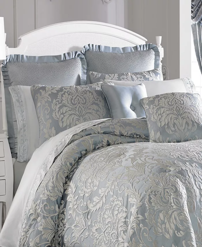 Five Queens Court Faith Comforter Set， Queen