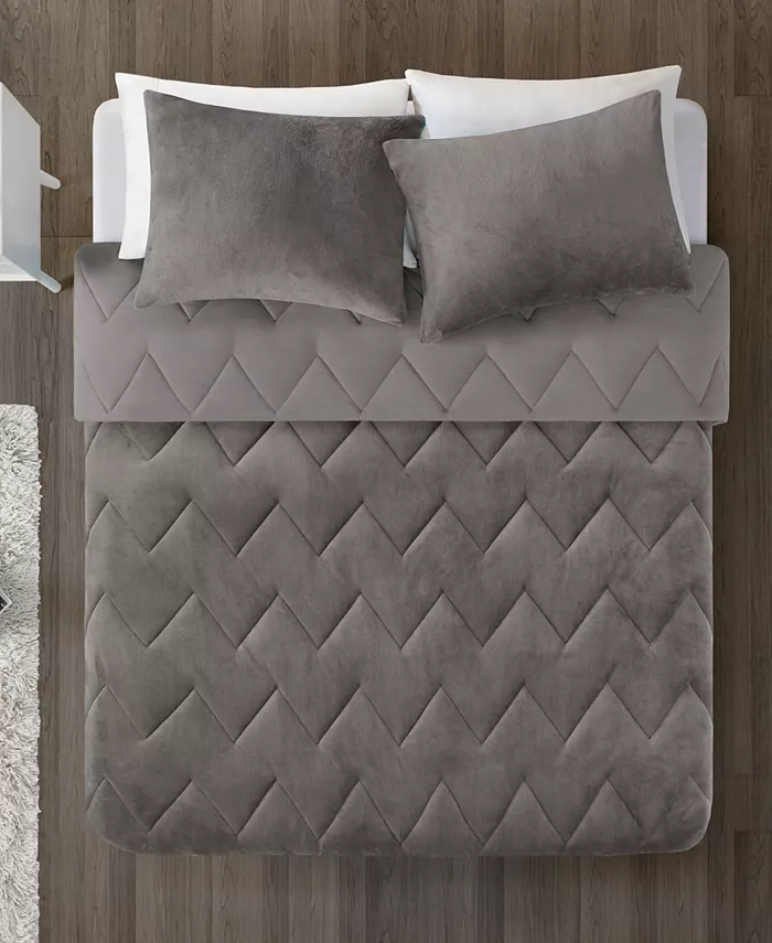 Intelligent Design CLOSEOUT! Kai Chevron Plush to Microfiber 3-Pc. Comforter Set， Full Queen