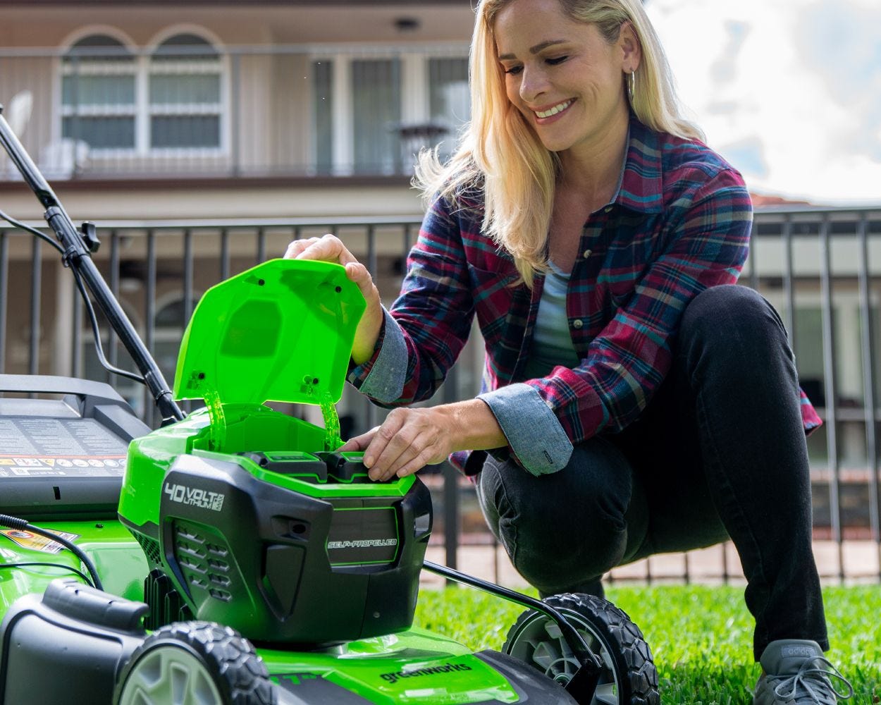 40V 21-Inch Cordless Self-Propelled Lawn Mower | Greenworks