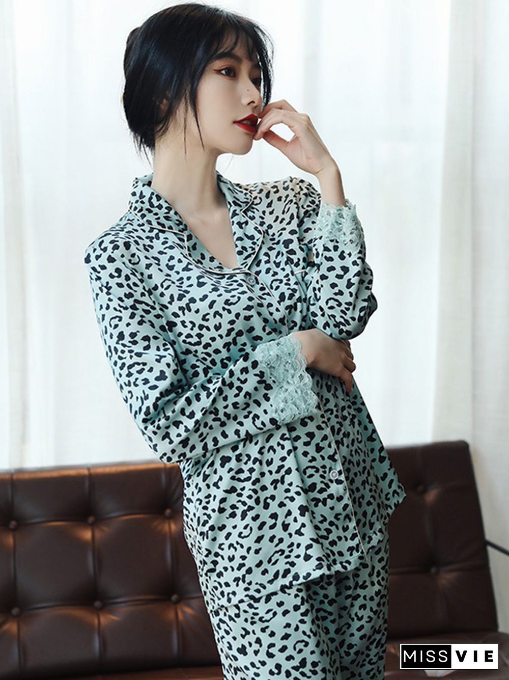 Comfortable Lapel Leopard T-Shirt&Pants Pajama Set