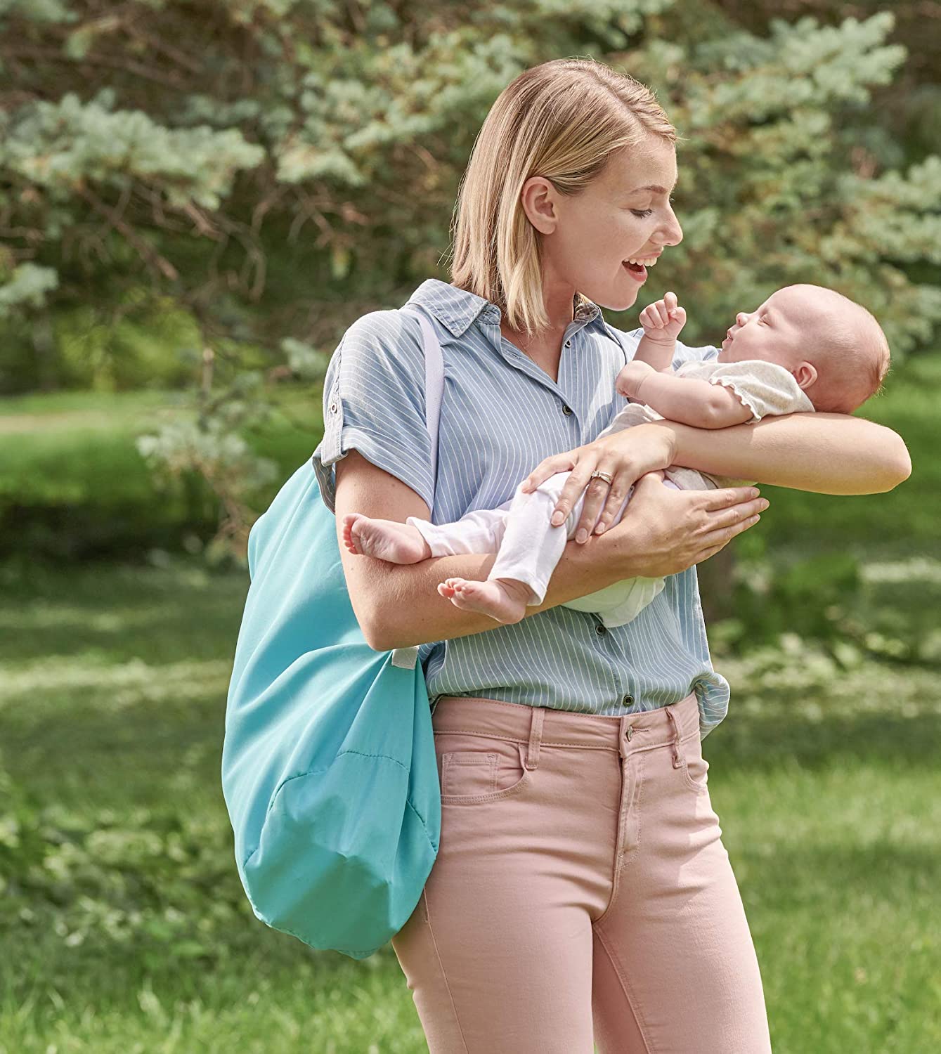 Regalo On-The-Go Baby My Play， Portable Play Yard， and Activity Mat， Indoor and Outdoor， Includes UPF Canopy with Toys， Padded Bottom and Carry Case