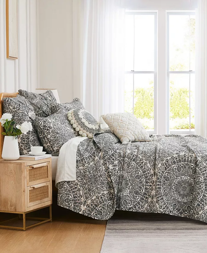 Southshore Fine Linens Ashanti Quilt Set