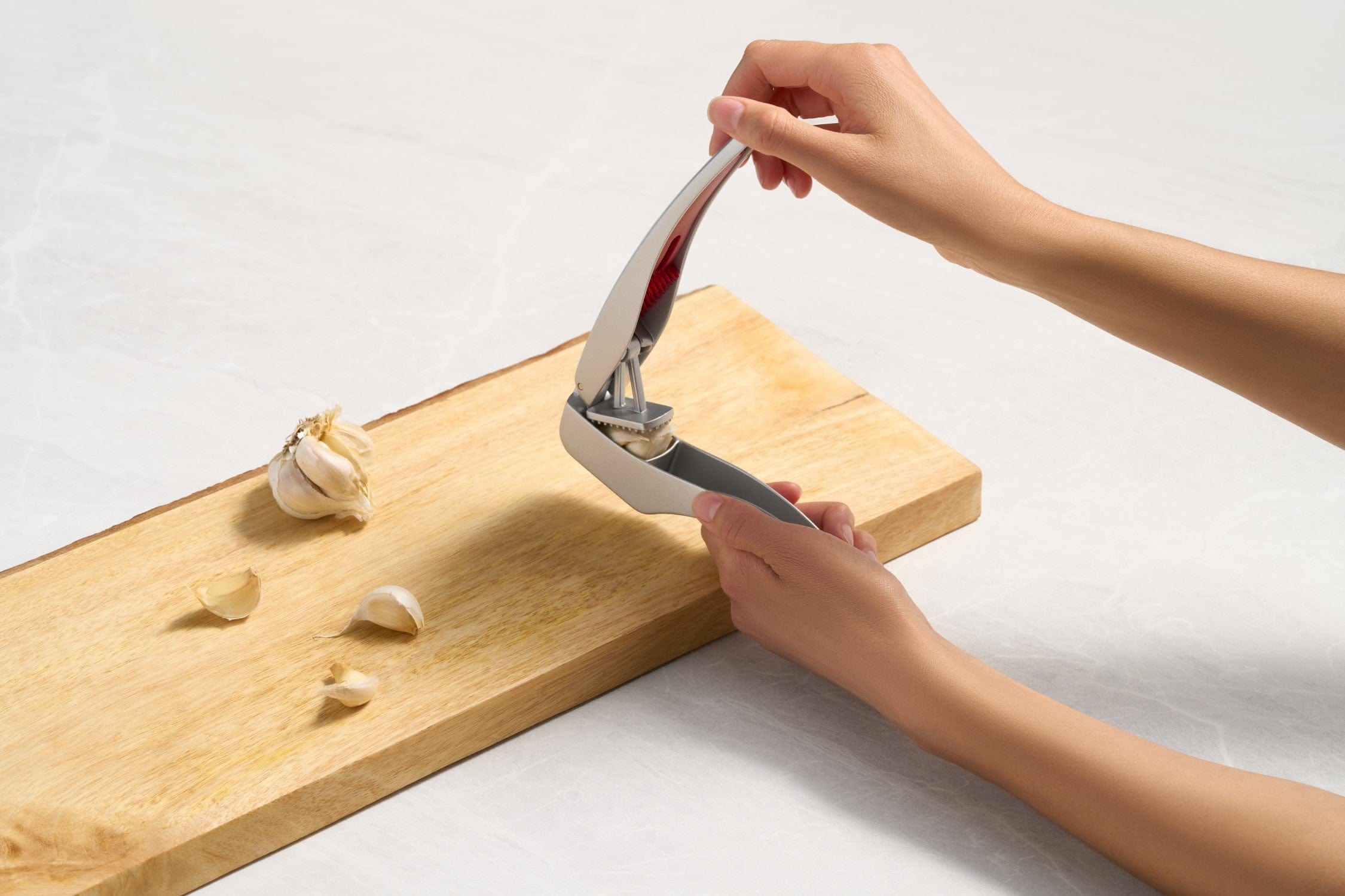 Susi 3 Garlic Press - With Built in Cleaner - Crusher, Mincer and Peeler, Cast Aluminum