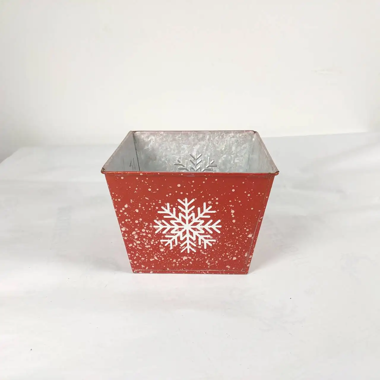 Red square pot sweet snow Merry Christmas gift bucket  metal basket home decoration flower pot