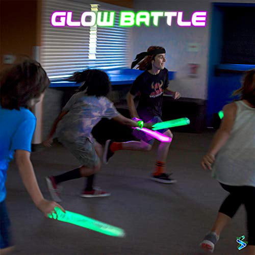 Glow Battle: A Ninja Game with Glow-in-The-Dark Foam Swords – Indoor and Outdoor Active Fun for Kids， Teens and Adults