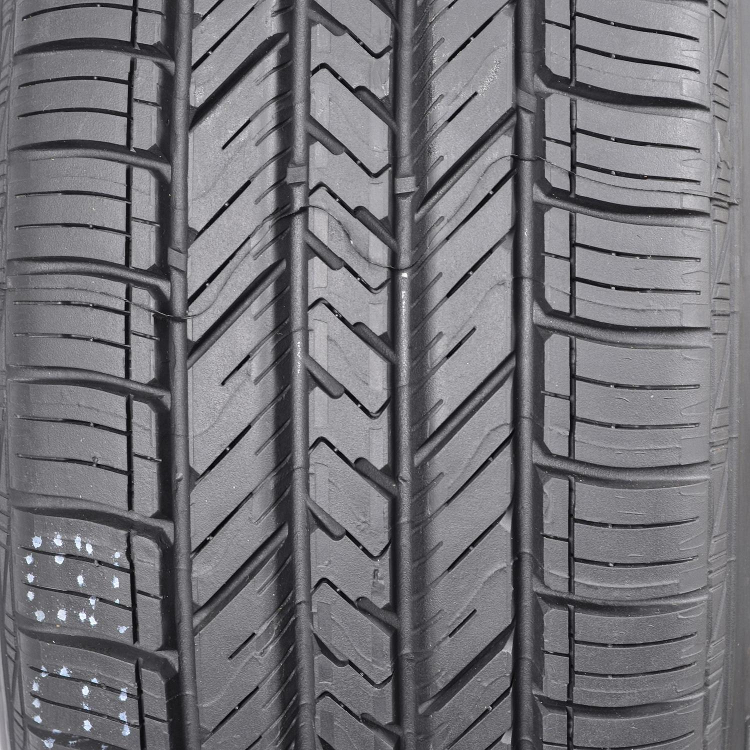 Goodyear Assurance Fuel Max 215/70R15 98 T Tire