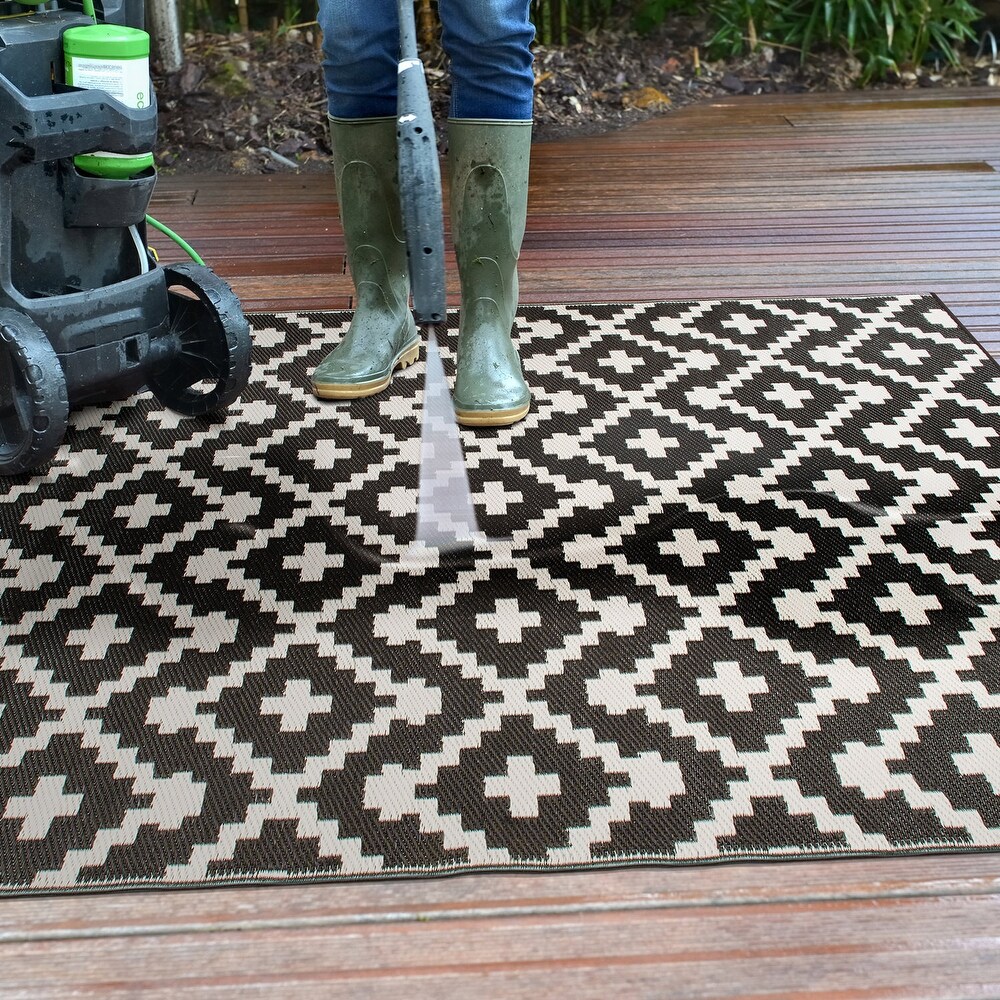 Trellis Geometric Reversible Plastic Outdoor Rugs