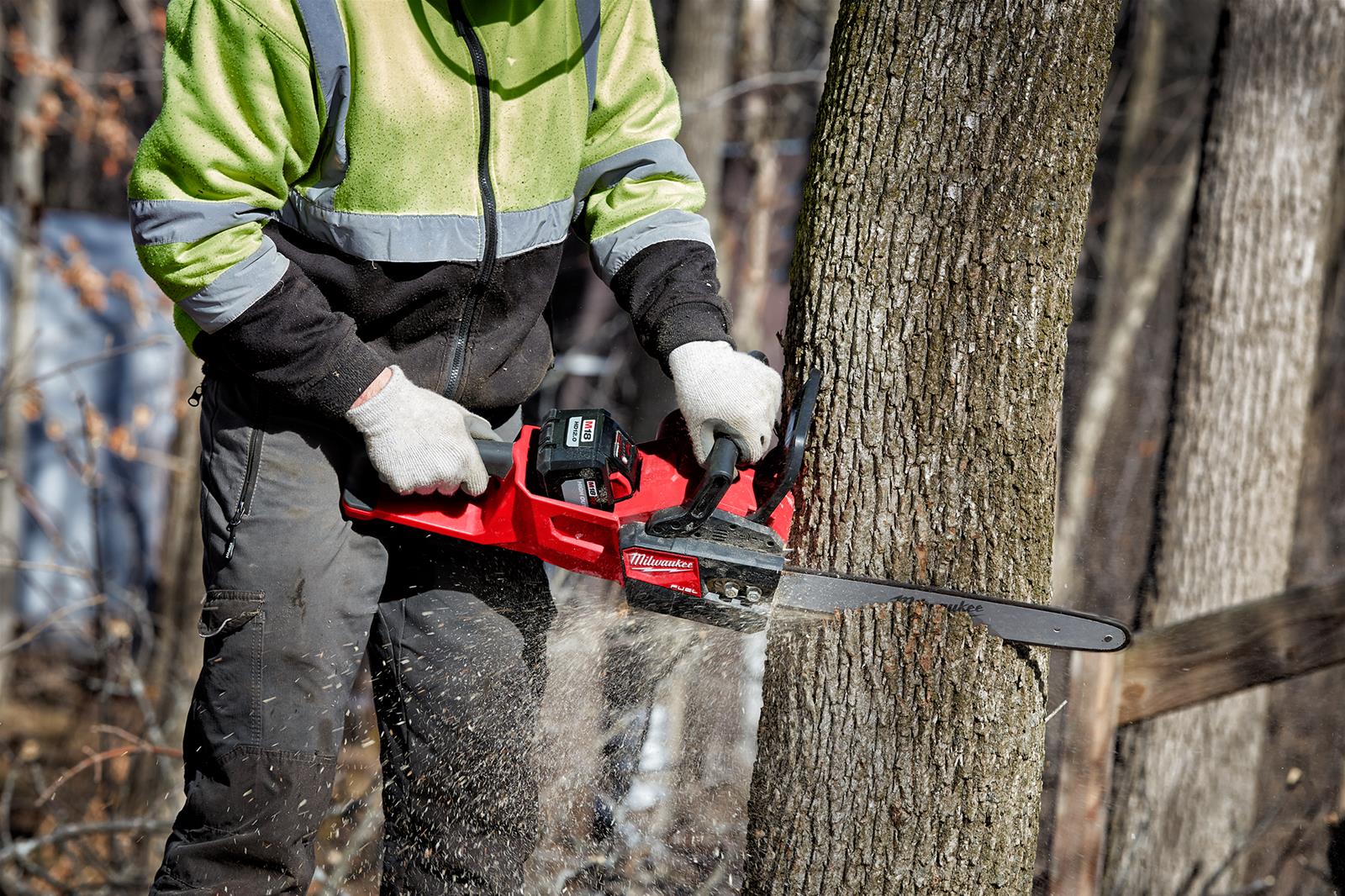 Milwaukee Tool 2727-20 Milwaukee M18 FUEL 16 in. Chainsaws