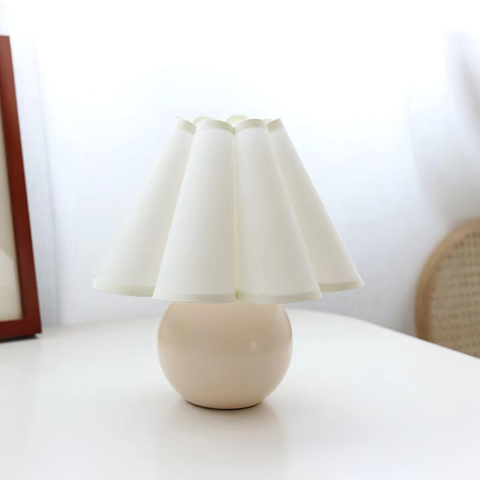 Kicsi Knife Pleat Table Lamp