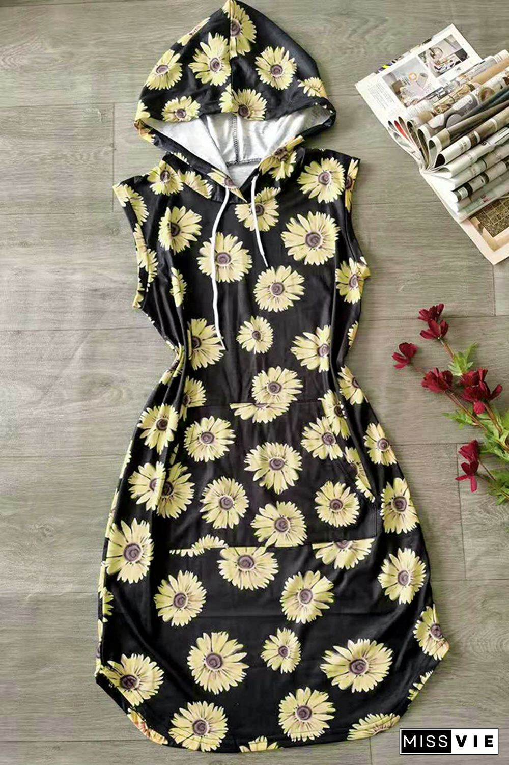 Leopard Sunflower Print Sleeveless Hooded Dress with Pockets