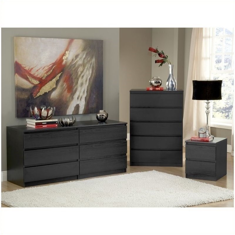 Pemberly Row 5 Drawer Chest in Black Woodgrain