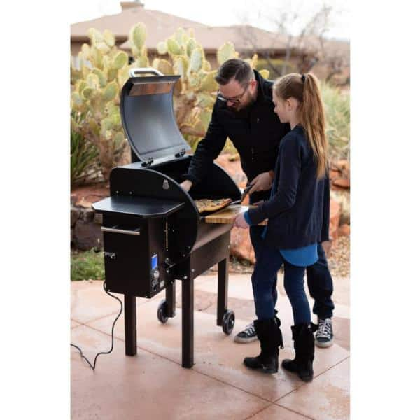 Camp Chef DLX 24 Pellet Grill in Black PG24