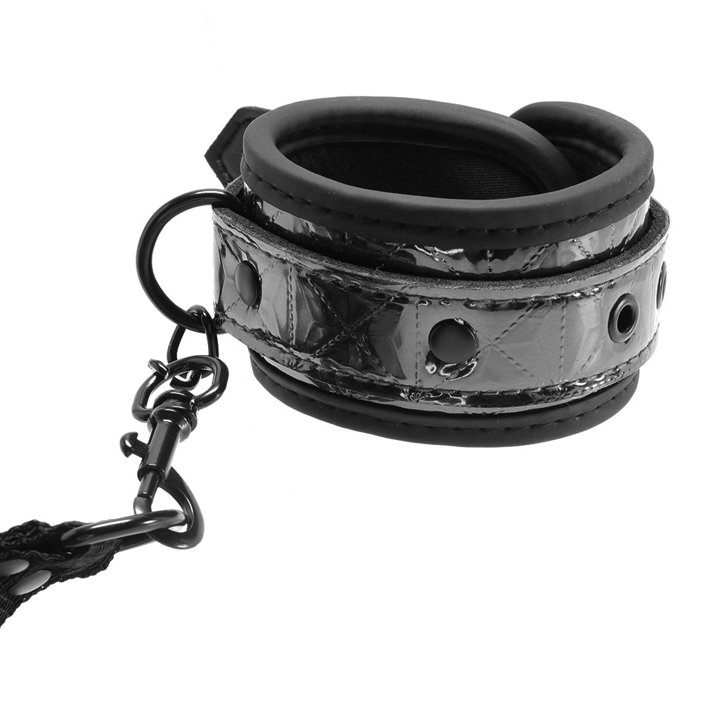 Diamond Deluxe Hogtie in Black