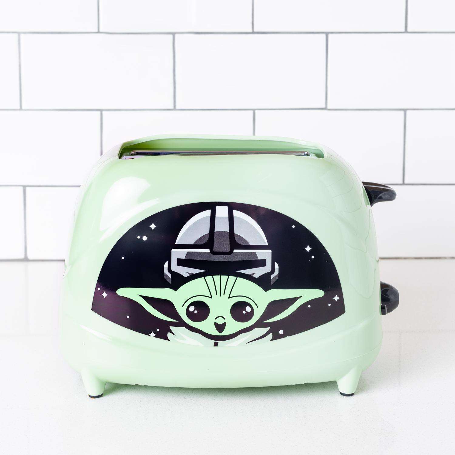 Uncanny Brands Star Wars Plastic Green 2 slot Toaster 7 in. H X 10 in. W X 6 in. D