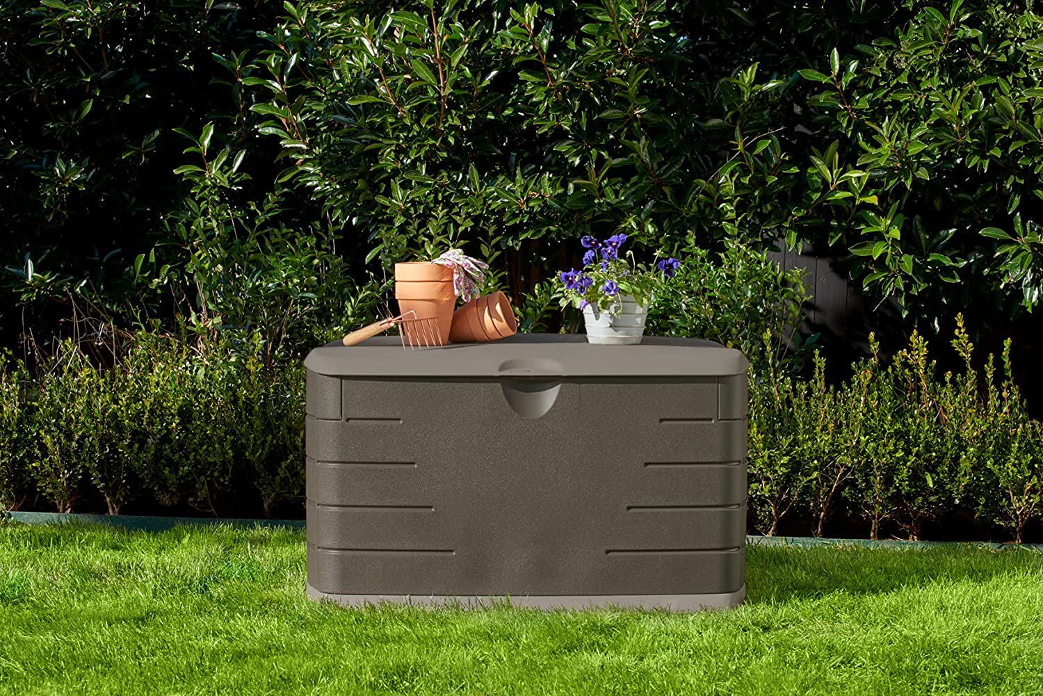 Rubbermaid Medium Resin Weather Resistant Outdoor Storage Deck Box  72.6 Gal.  Putty/Canteen Brown  for Garden/Backyard/Home/Pool