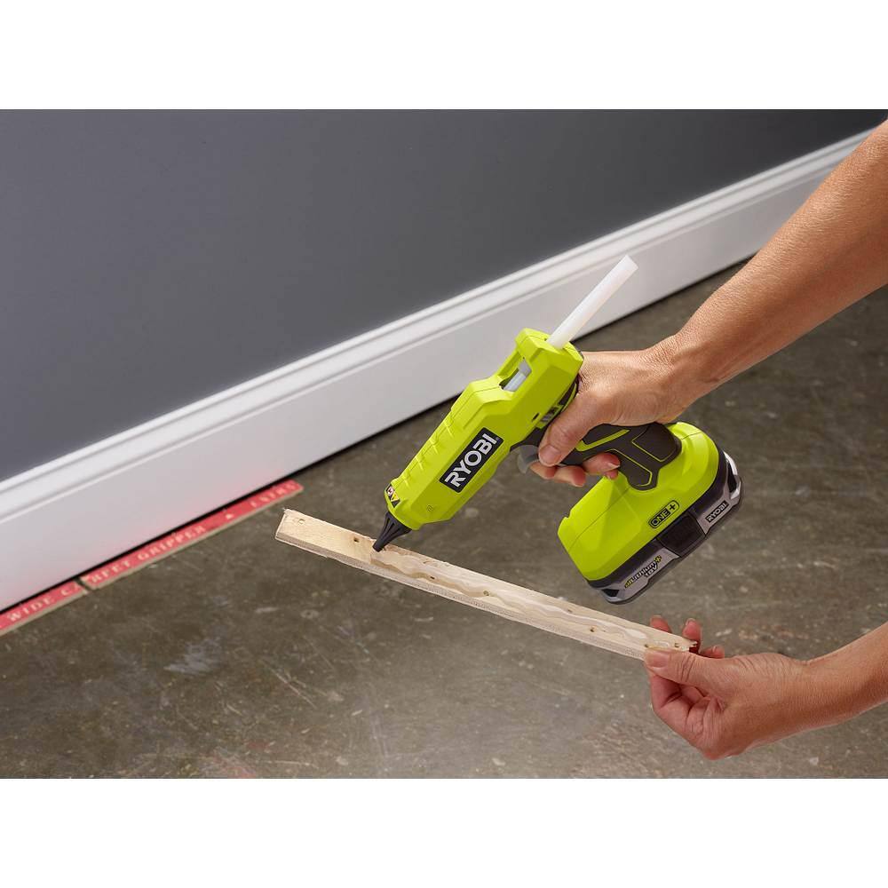 RYOBI ONE+ 18V Cordless Full Size Glue Gun Kit with 1.5 Ah Battery 18V Charger and (3) 12 in. Glue Sticks P305K1