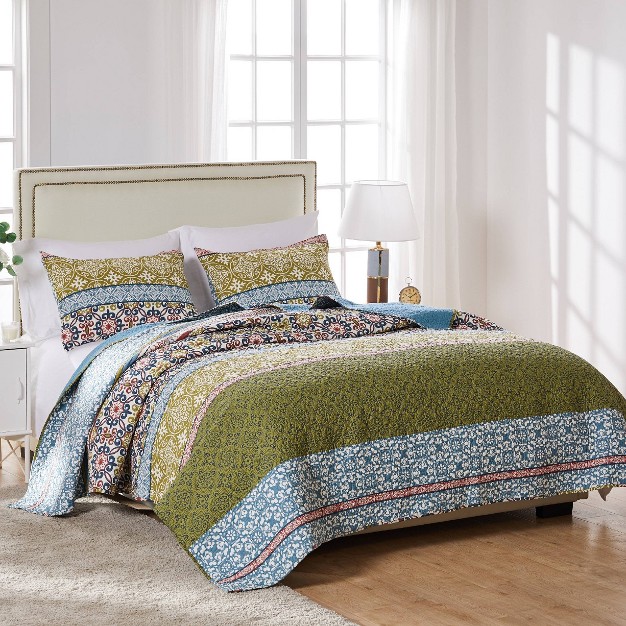 Greenland Home Fashions Shangri la Quilt Set Red green blue