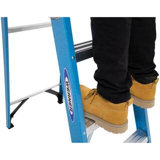 Werner 6 ft. Fiberglass Step Ladder with 250 lb. Load Capacity Type I Duty Rating FS106