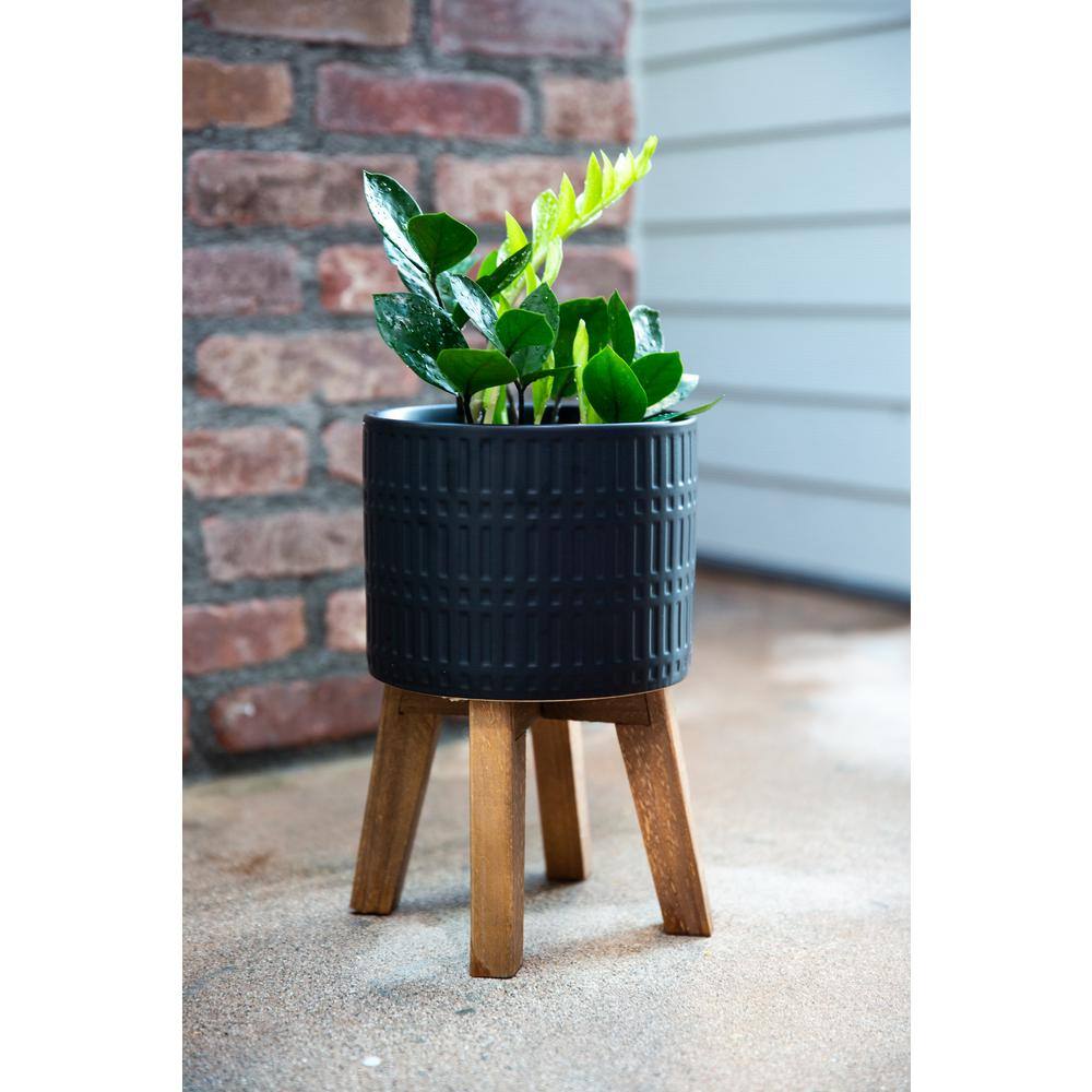 Flora Bunda 10 in. and 8 in. Matte Black Ceramic Roman Planter on Wood Stand Mid-Century Planter (Set of 2) CT740E2-MTBK