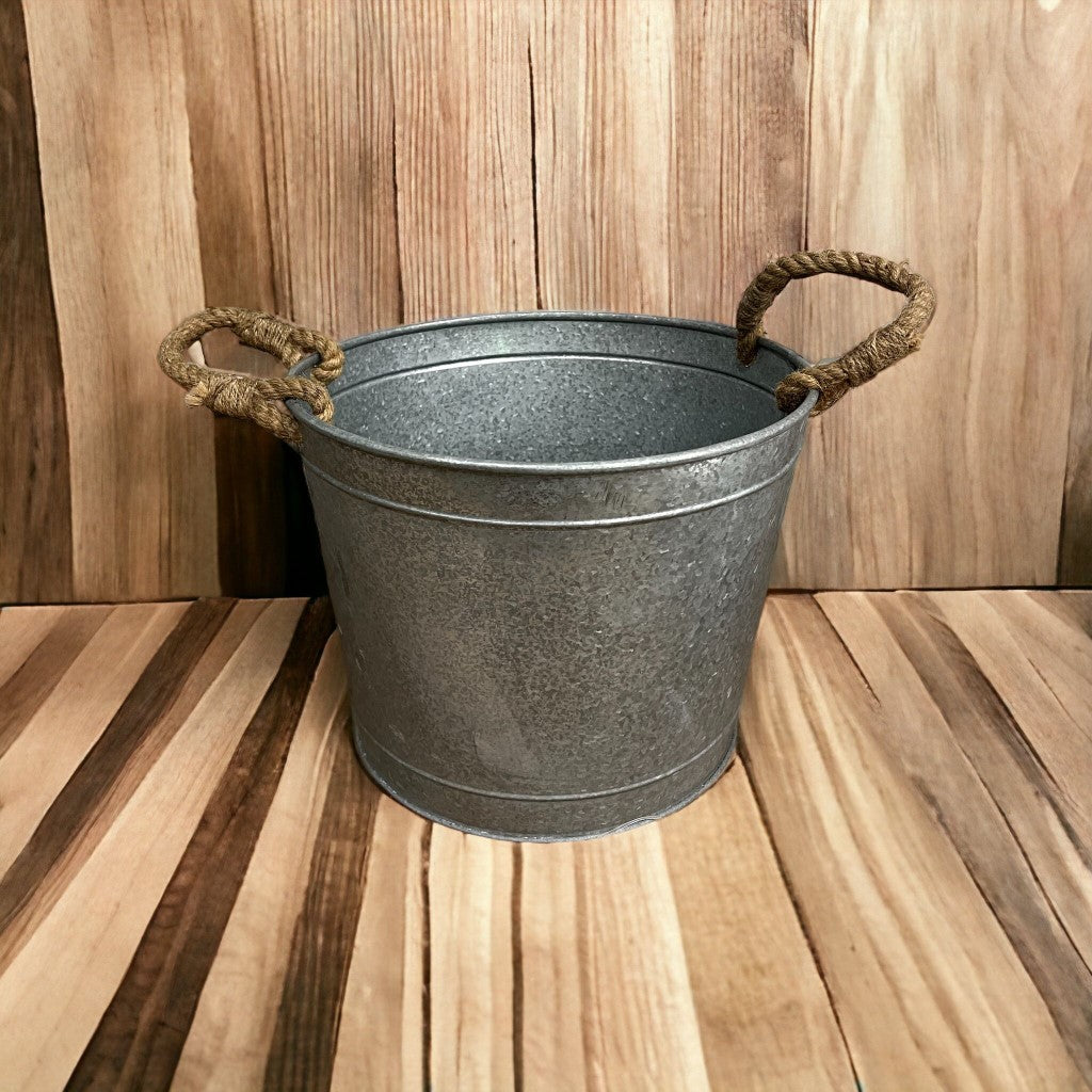 Alluring Pot/Planter in Different Choice