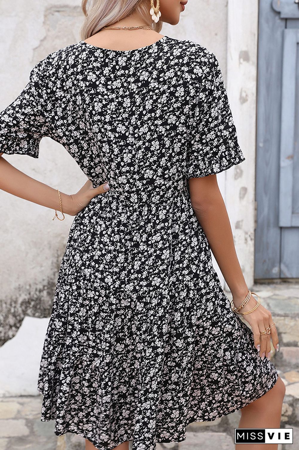 V Neck Ruffles Cuff Tiered Floral Dress