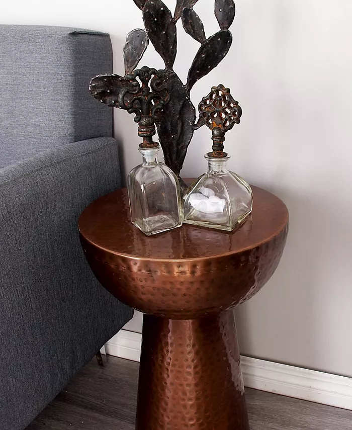 Rosemary Lane Metal Vintage Accent Table