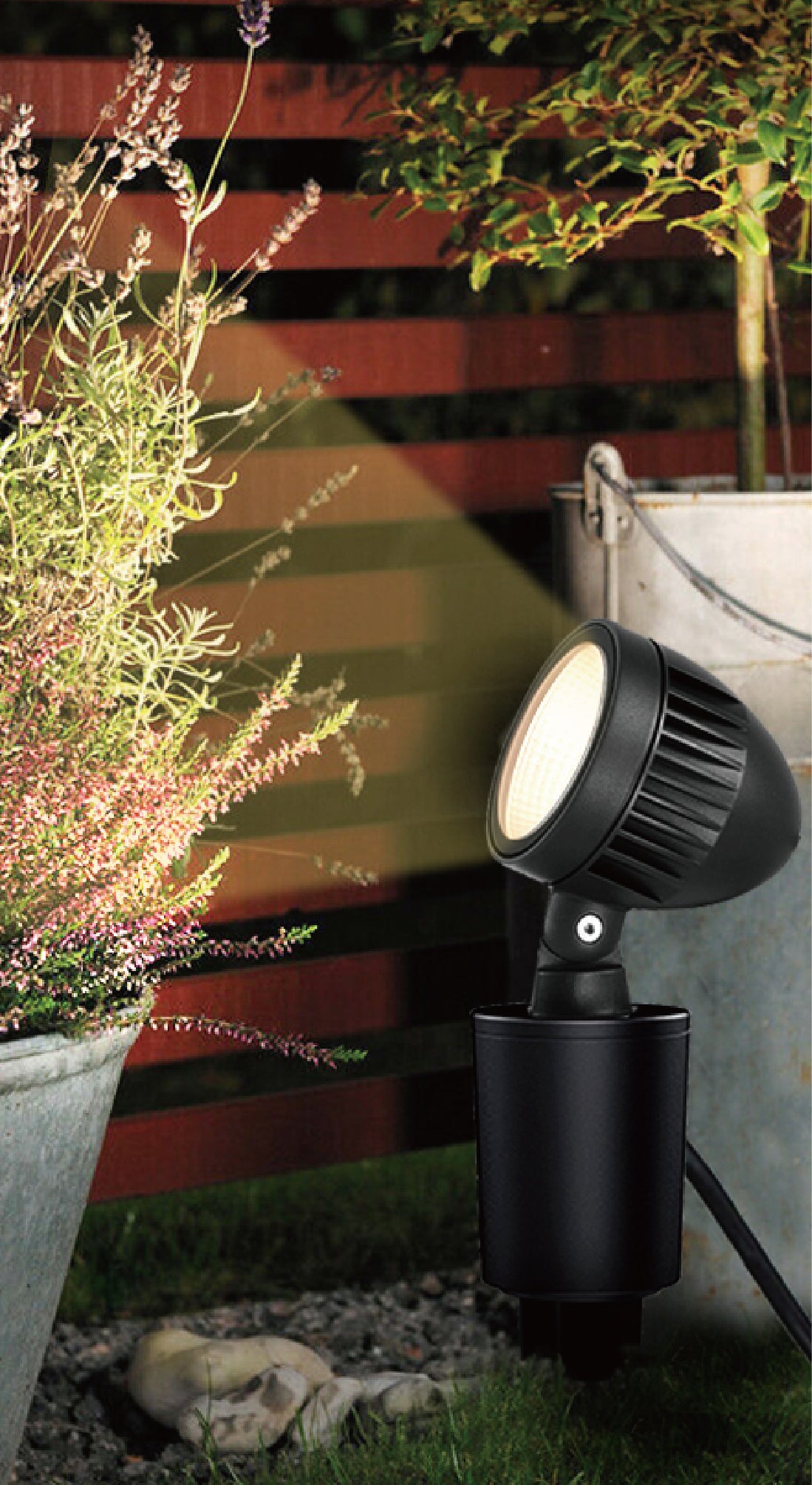 Honeywell 300 Lumen LED Spot Light Garden Light， Plug-in (2-Pack)